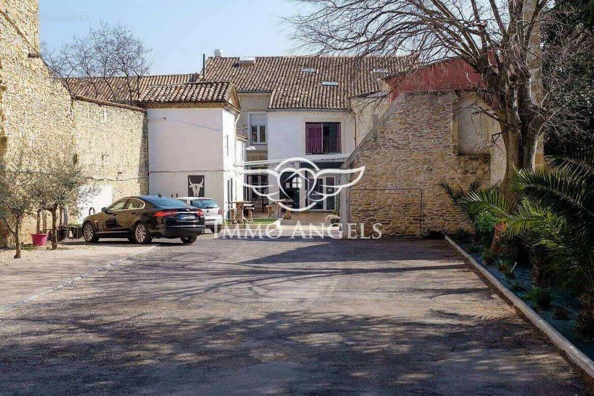 Appartement à UCHAUD