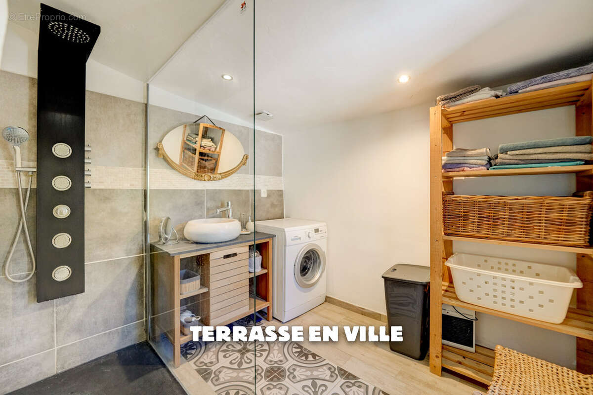 Maison à ENTRECASTEAUX