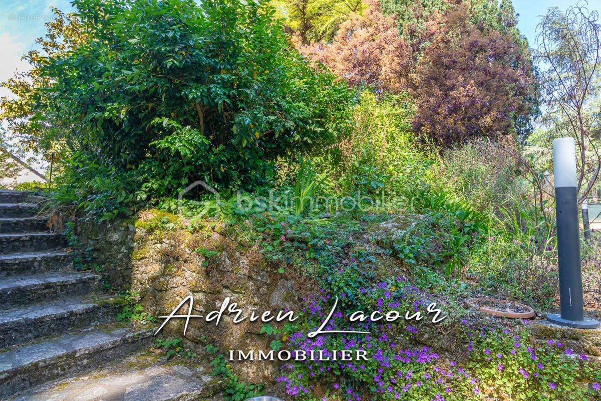 Jolie maison sur sous-sol avec son parc arboré - photo 16