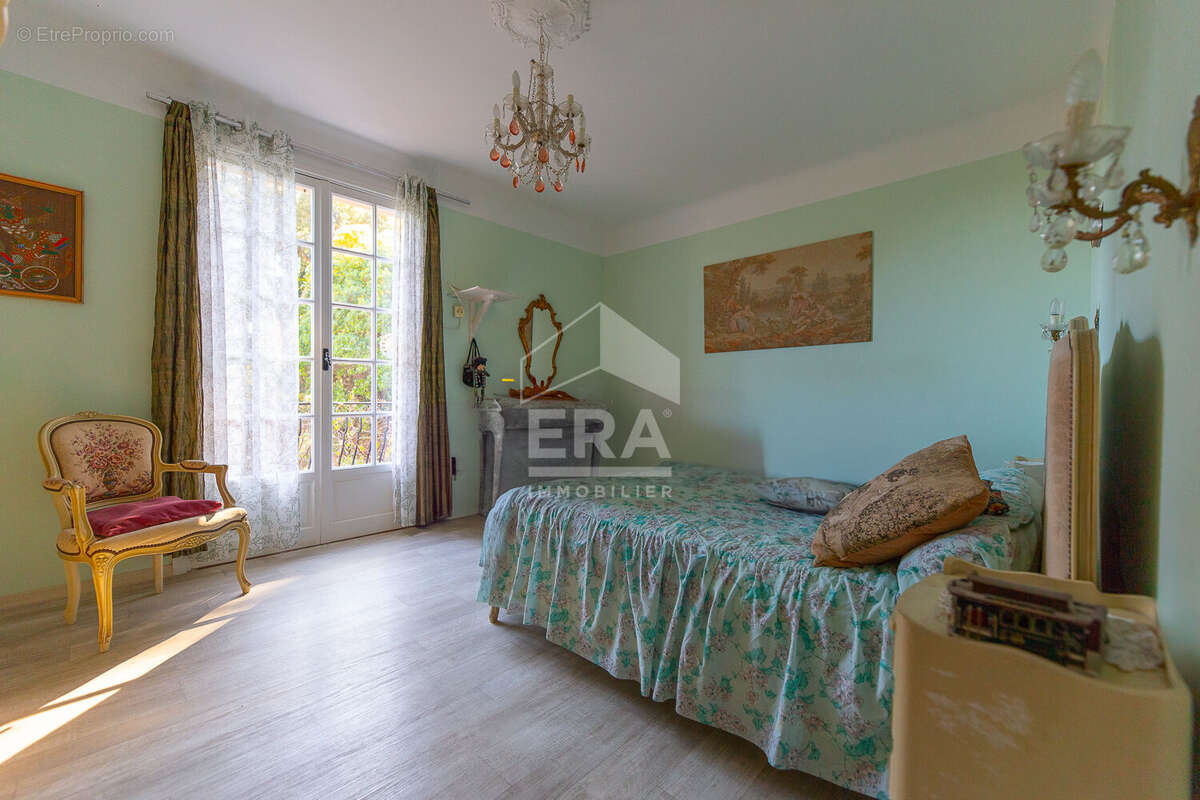 Maison à MANDELIEU-LA-NAPOULE