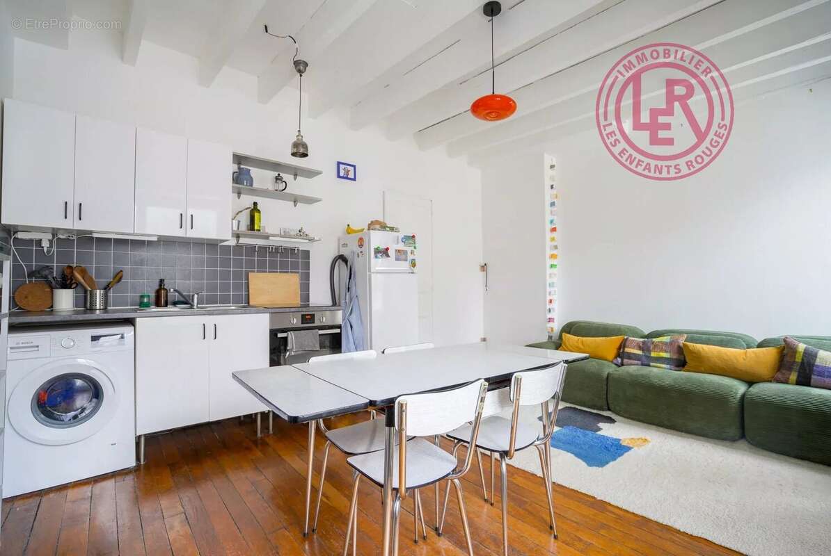 Appartement à PARIS-3E