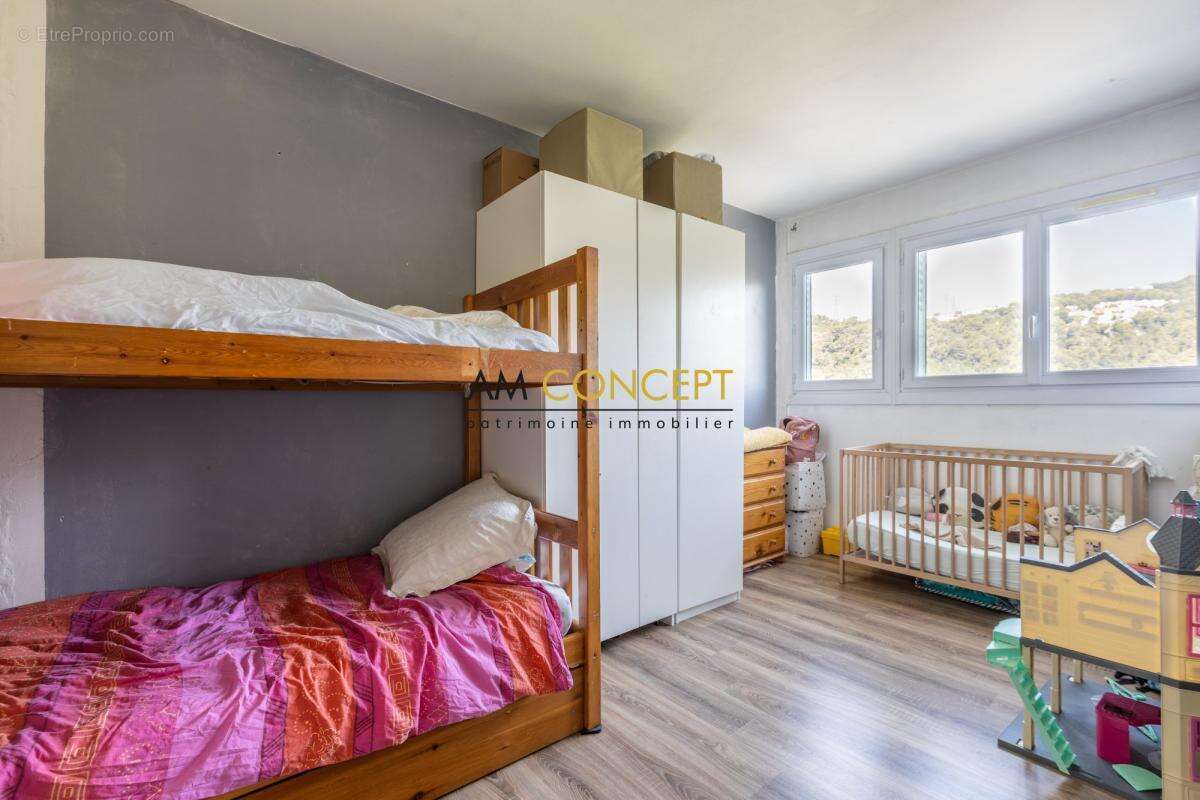 Bel Appartement T4 Lumineux - La Trinité - Les chênes verts - photo 22