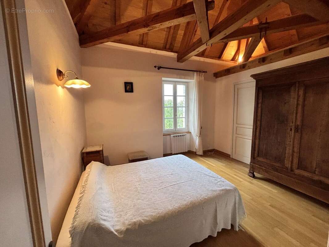 Maison à MONTAIGU-DE-QUERCY