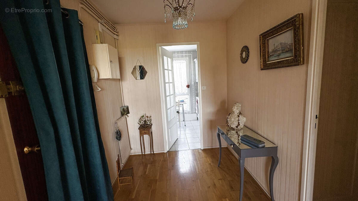 EXCLUSIVITE  appartement T3 avec garage et cave - photo 10