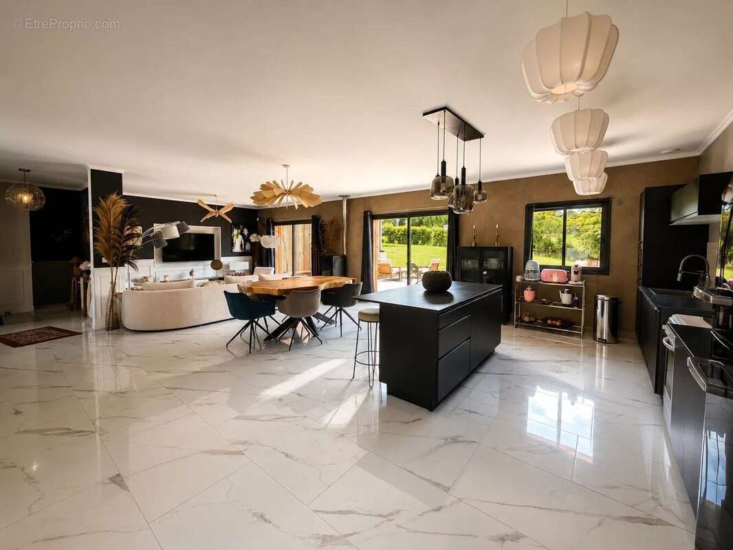 Vente Maison Lagrauliere(19700) 390 000ï¿œ - photo 3