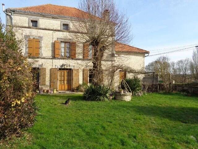 Maison à LONGRE