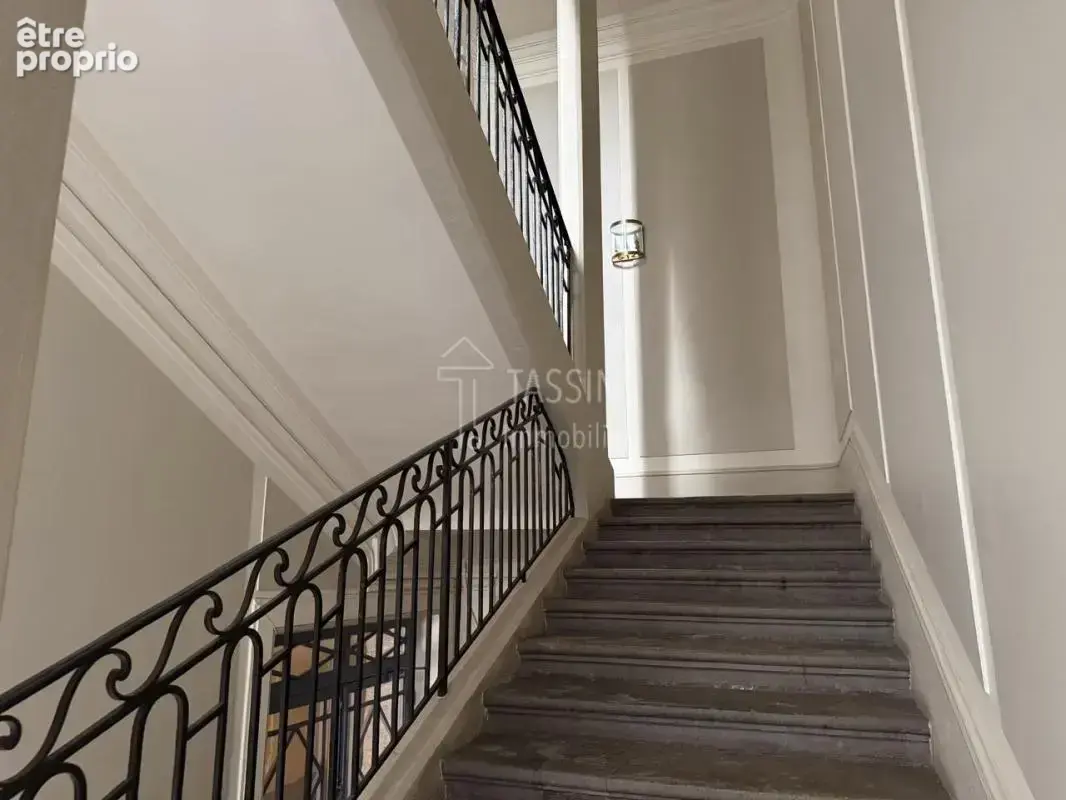 Lyon 2 Quai du Rhône  -  Appartement bourgeois à rénover - photo 8