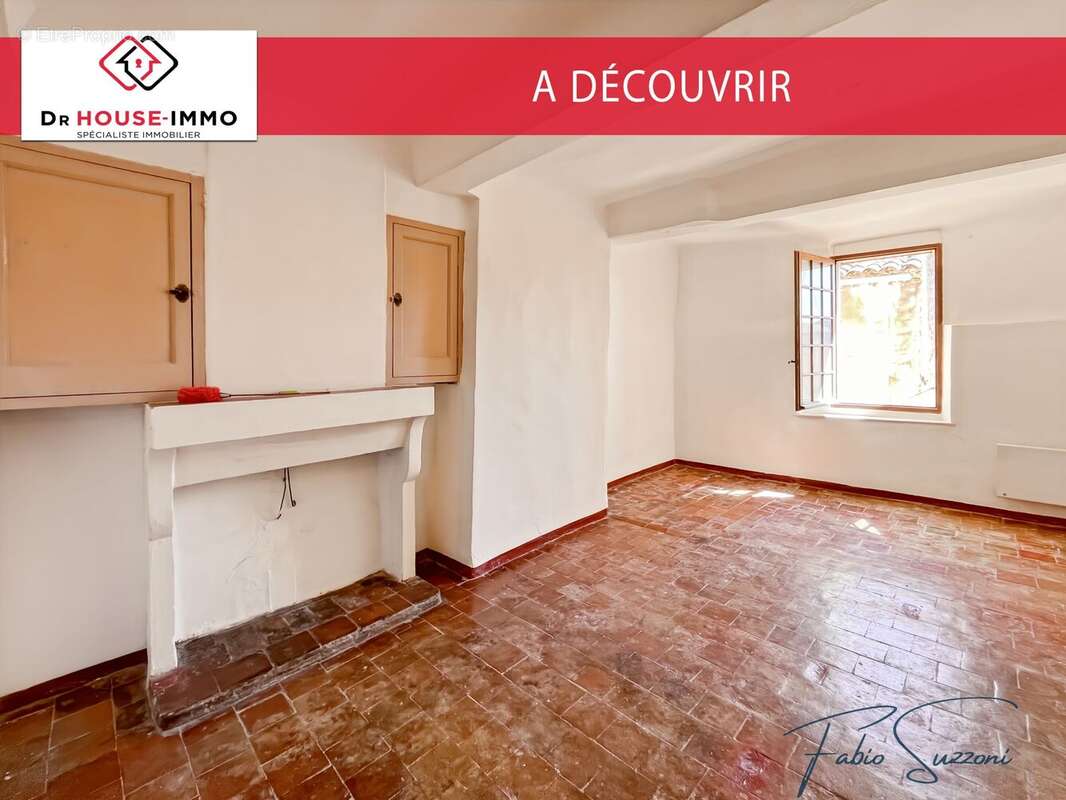 Appartement à COTIGNAC