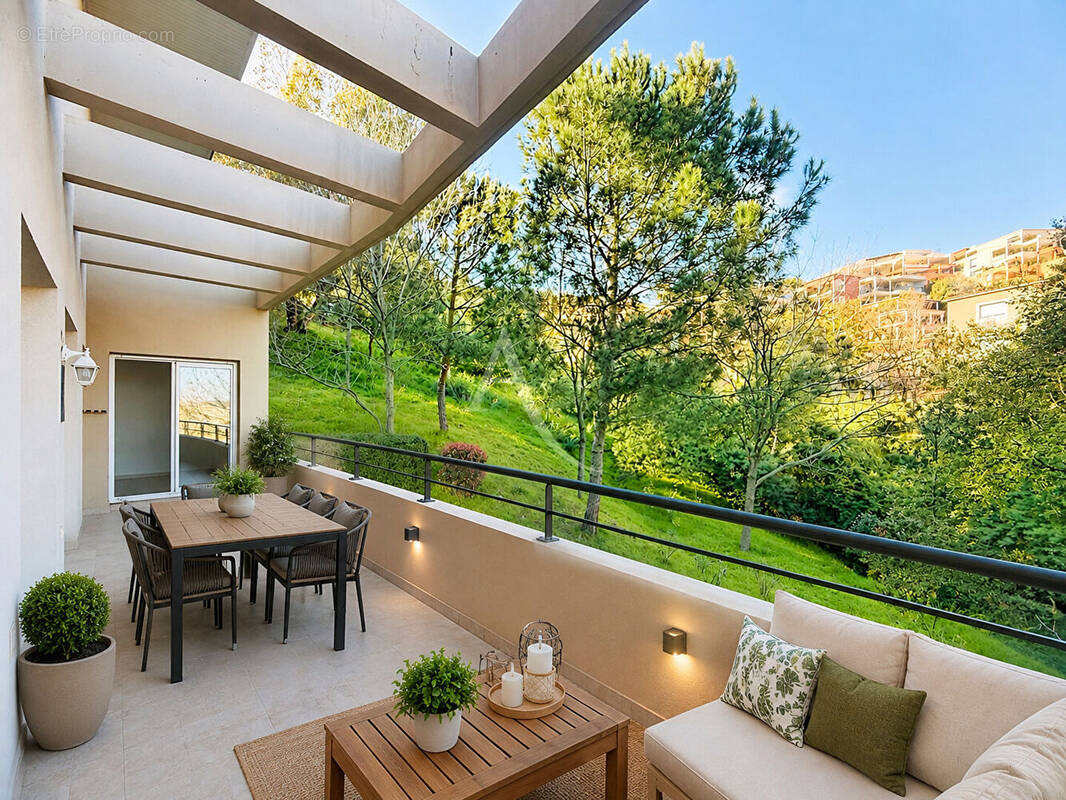 Appartement à MANDELIEU-LA-NAPOULE