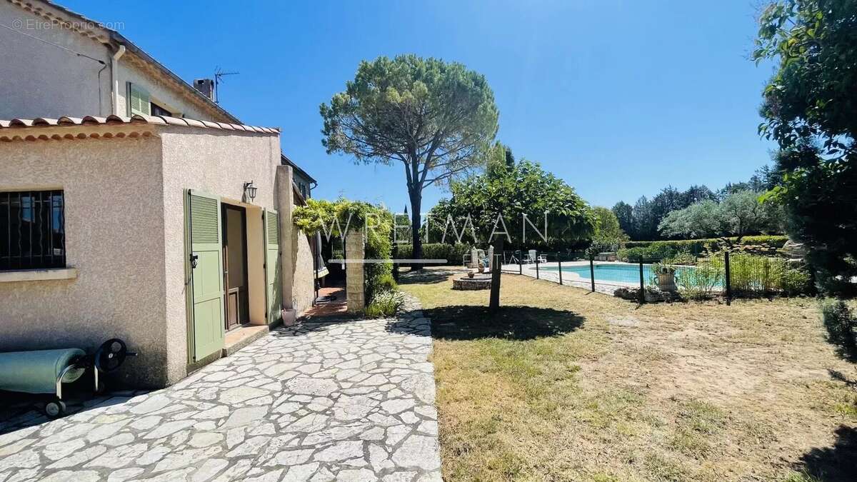 Maison à LE LUC