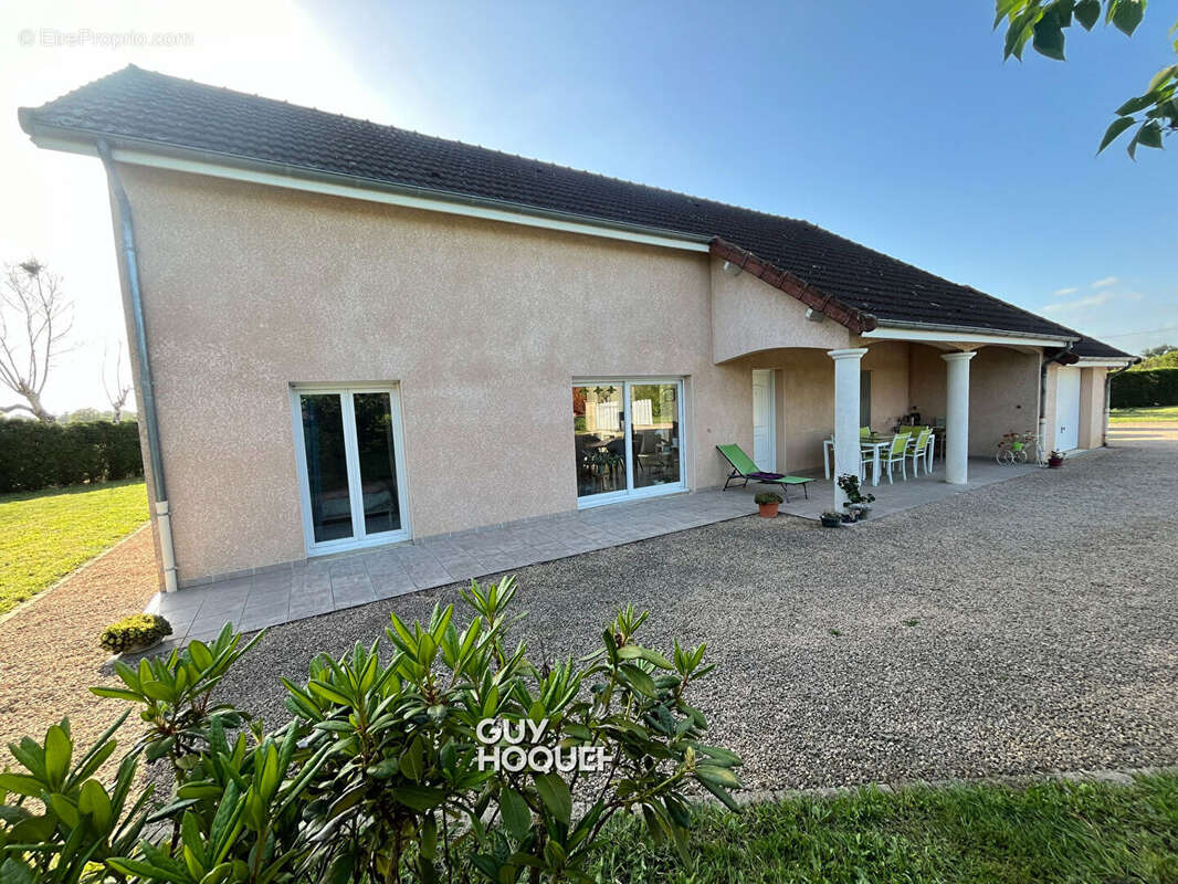 Maison à VITRY-EN-CHAROLLAIS