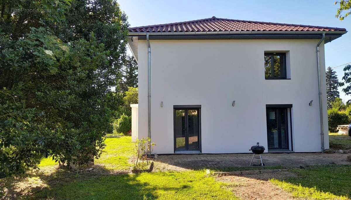 Maison à GUEREINS