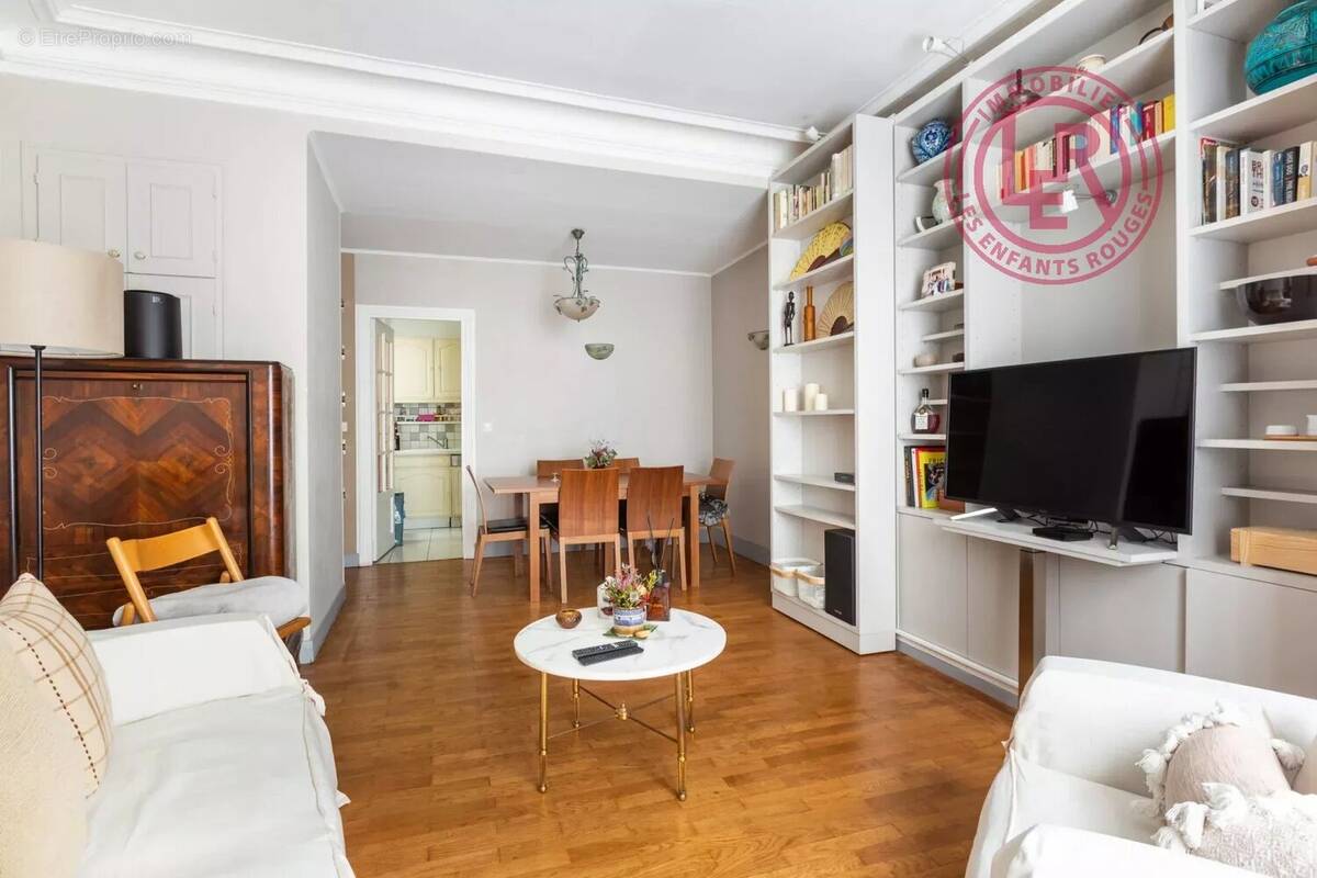 Appartement à PARIS-3E