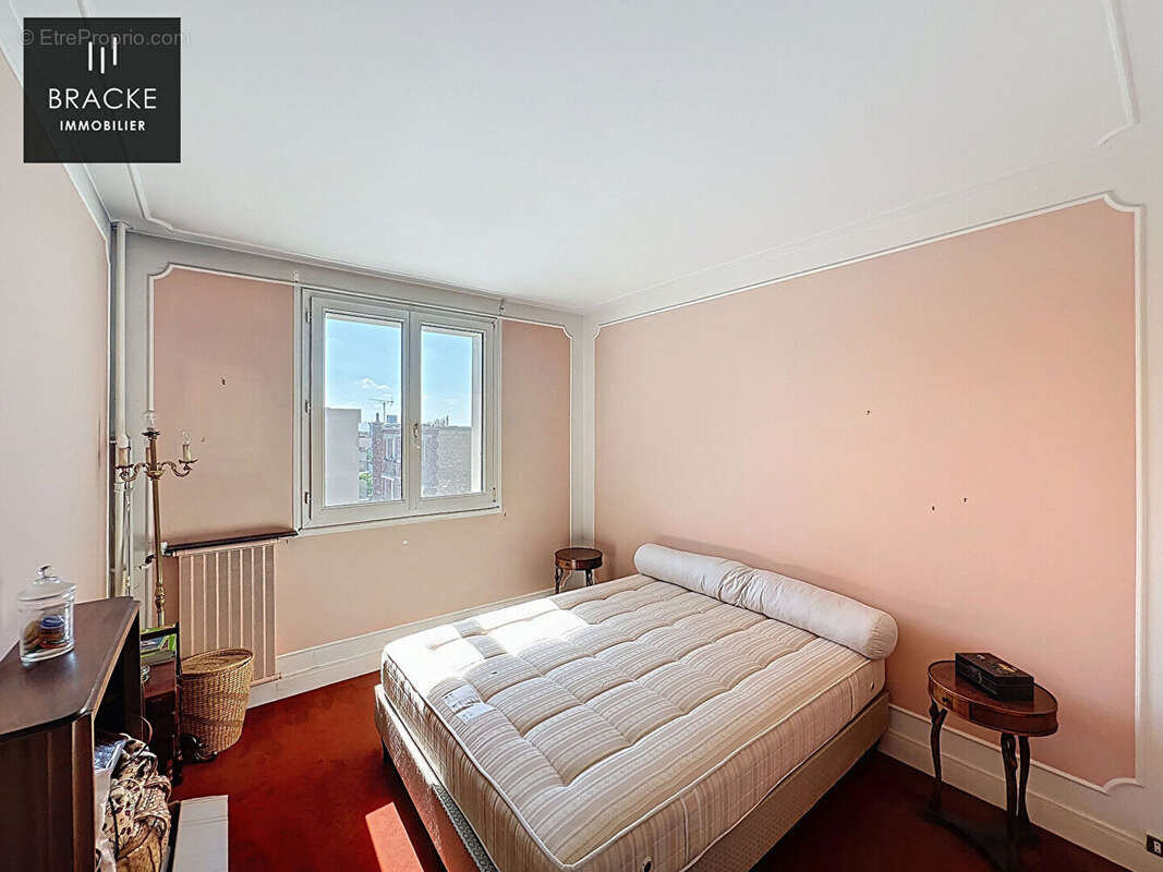 Appartement à COURBEVOIE