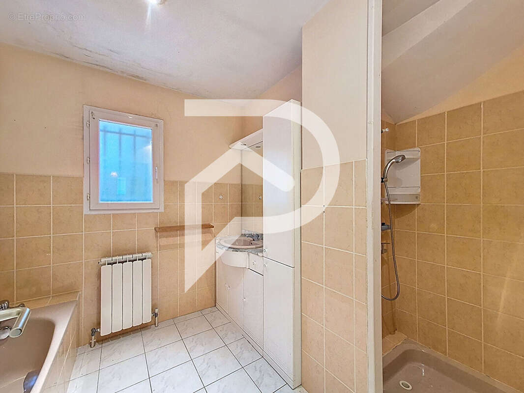 Maison à MONTELIMAR