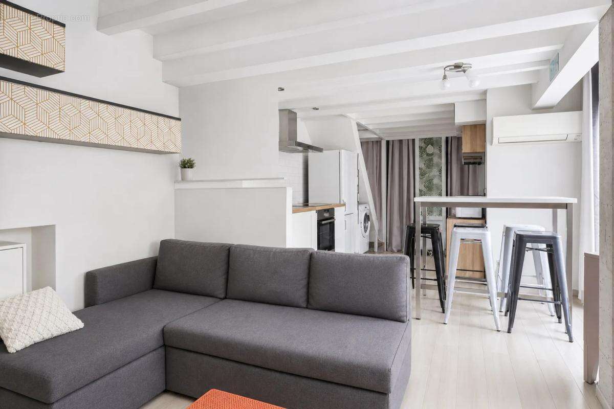 Appartement à CHARENTON-LE-PONT