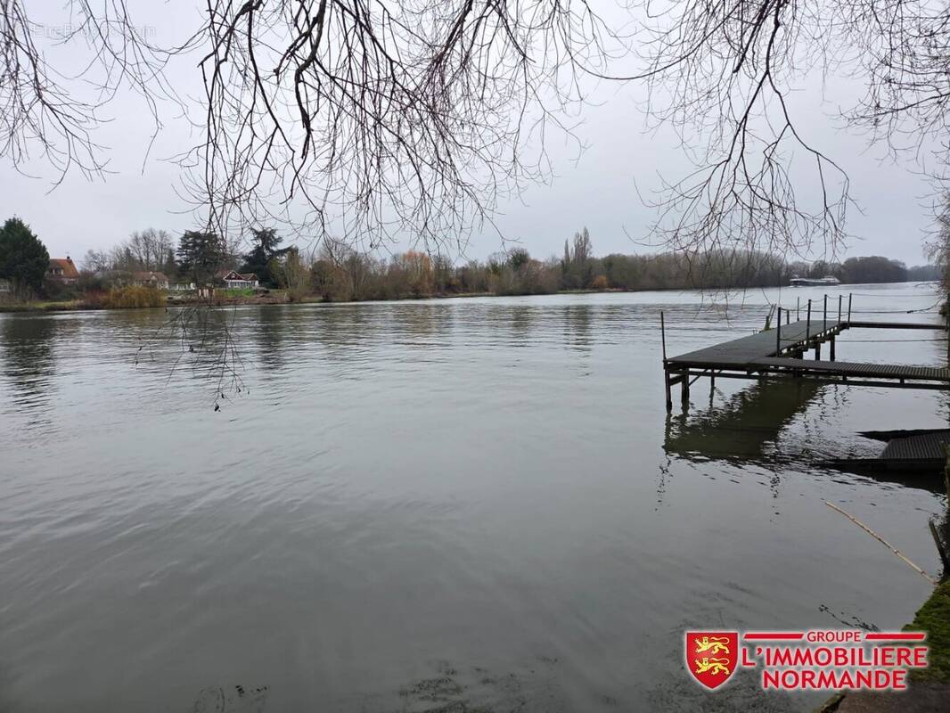 Maison à SAINT-PIERRE-DU-VAUVRAY