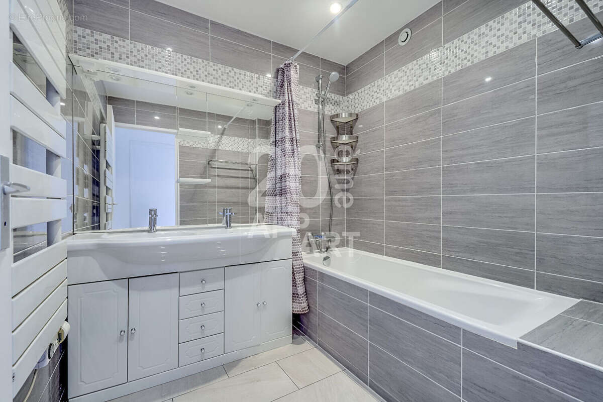 Appartement à PARIS-19E