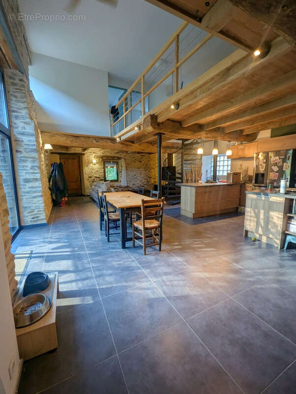 Maison à SAINT-JUST-SUR-VIAUR