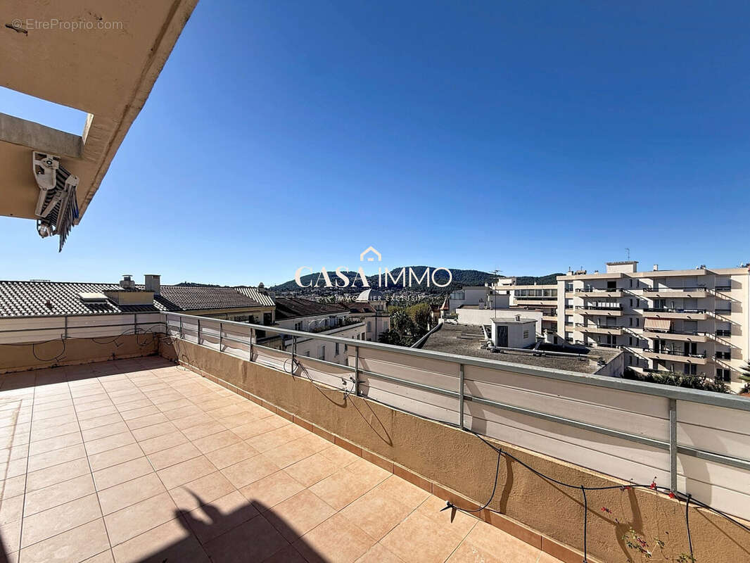 Appartement à HYERES