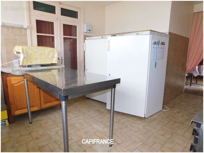 Commerce à LE CHAFFAUT-SAINT-JURSON