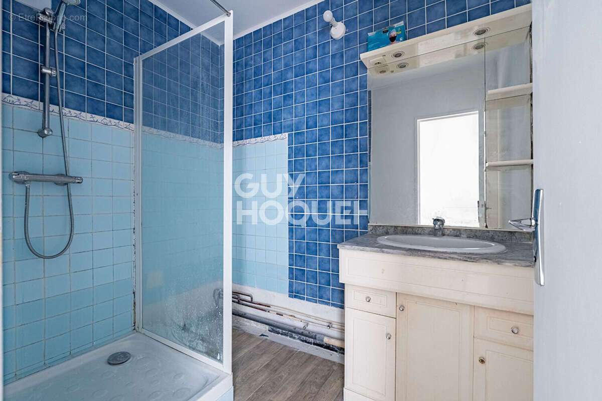 Appartement à VILLENEUVE-LA-GARENNE