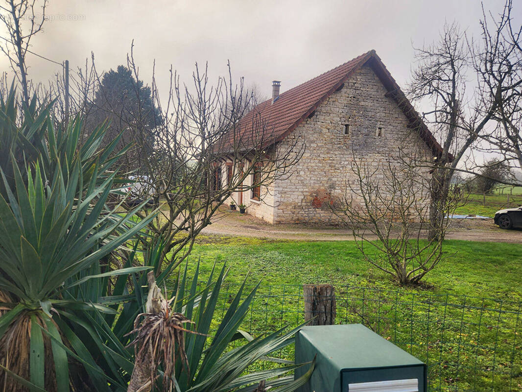 Maison à SAINT-MAURICE-EN-RIVIERE