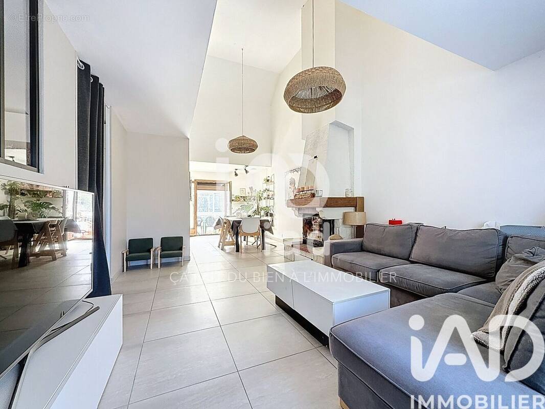 Photo 1 - Maison à SAINTRY-SUR-SEINE