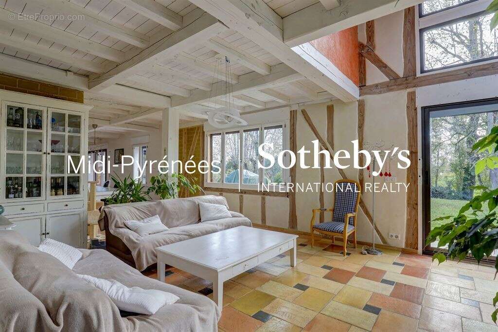 Maison à SAINT-SULPICE