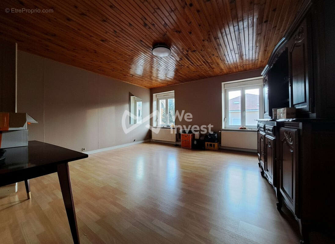 Appartement à CHARENCY-VEZIN