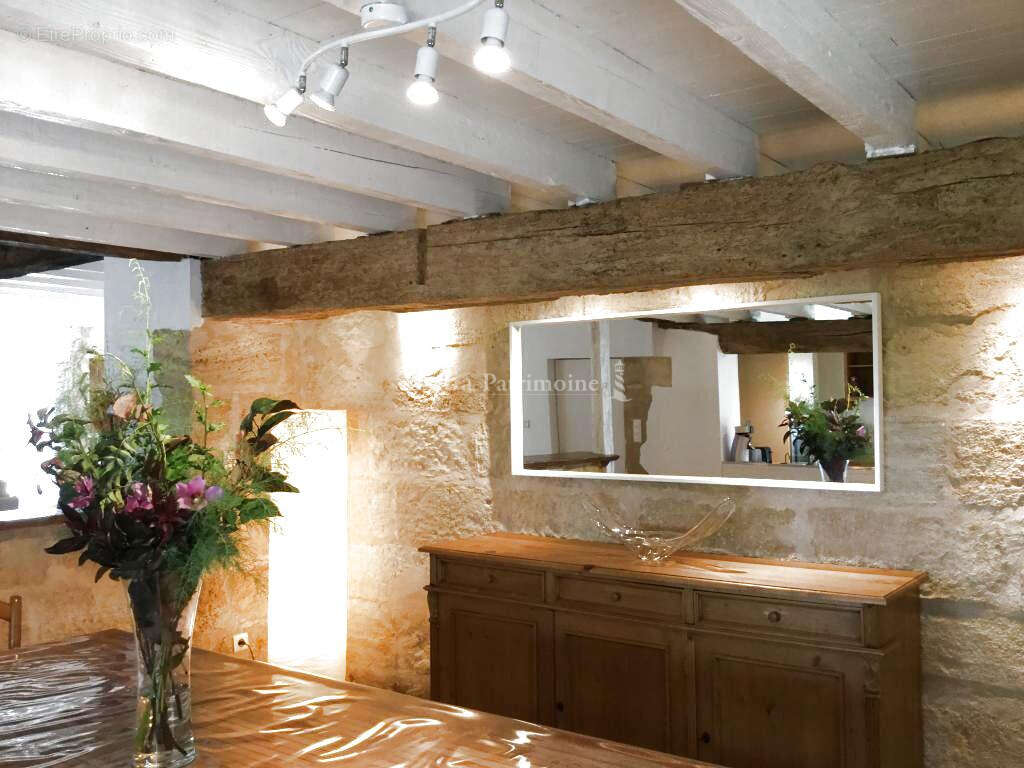 Propriete saint emilion. 380 m2 de surface habitable et 2800 m2 de terrain avec piscine - photo 3