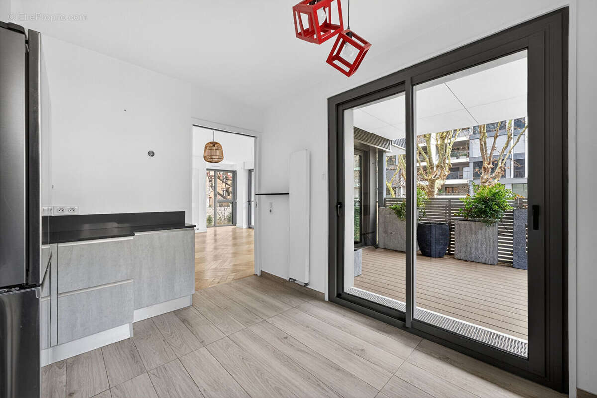 Appartement à PARIS-15E