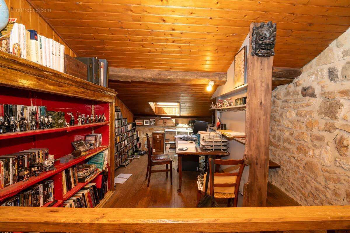 Maison 137 m² à Lussas-Et-Nontronneau  - photo 24