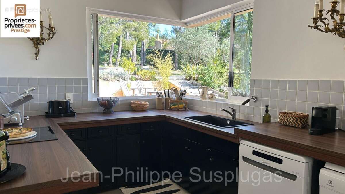 Maison à SAINT-CYR-SUR-MER