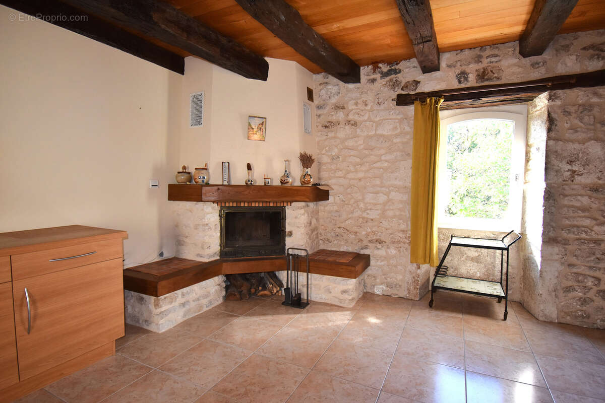 Maison à MONTAIGU-DE-QUERCY