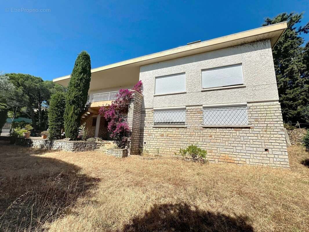 Maison à SIX-FOURS-LES-PLAGES