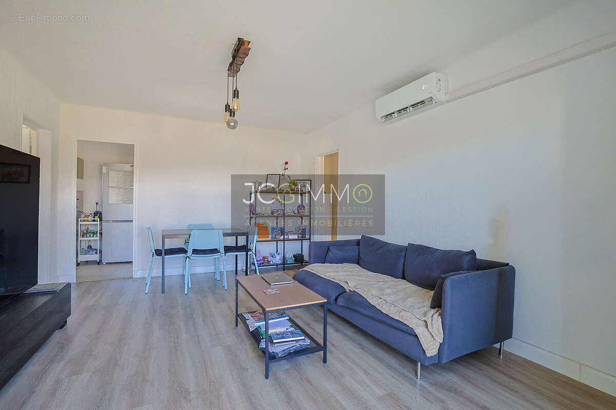 Appartement à SIX-FOURS-LES-PLAGES