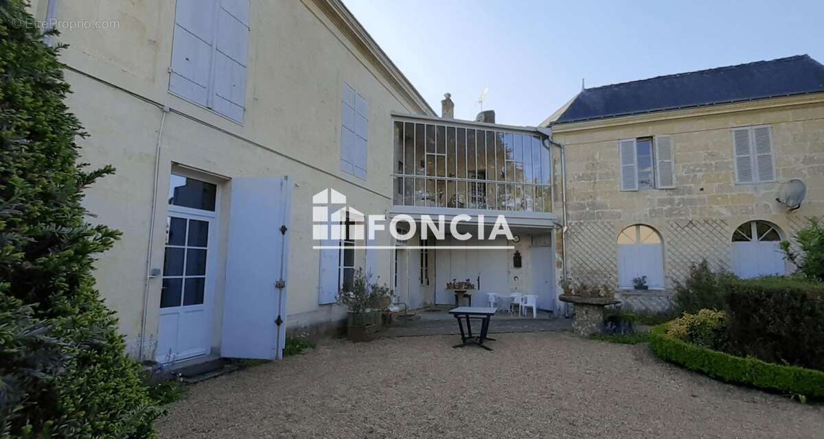Ensemble immobilier avec cachet et beaux espaces extérieurs - photo 2