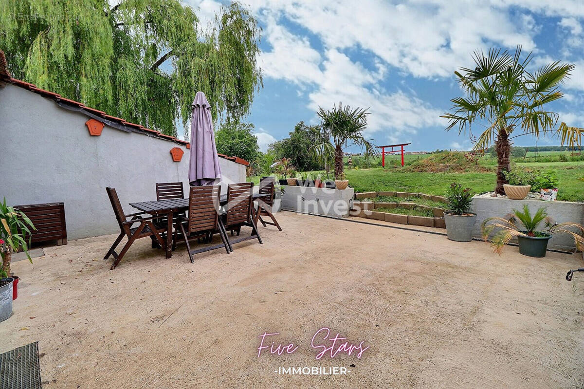 Maison 145 m² à Dommary-Baroncourt  - photo 2
