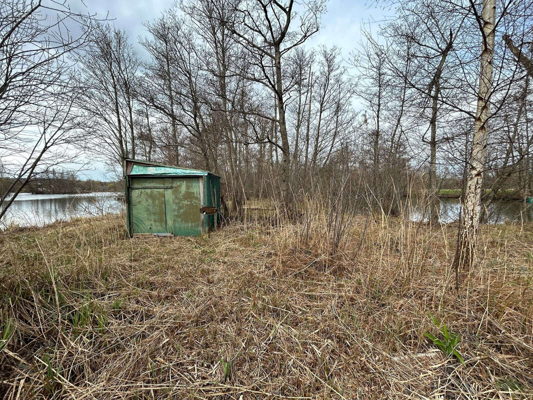 Terrain à MAREUIL-CAUBERT