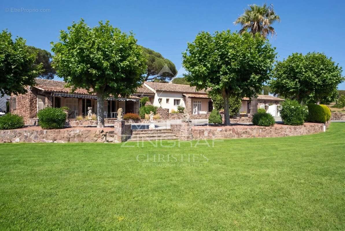 Maison à PUGET-SUR-ARGENS