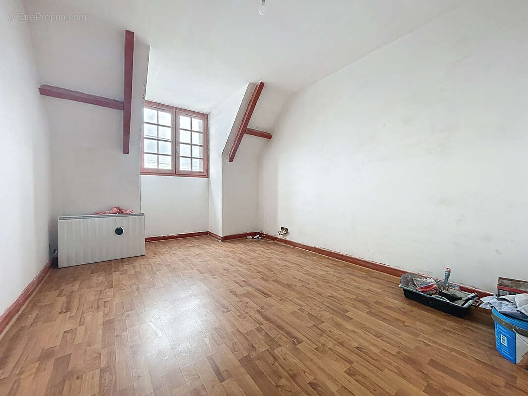 Maison à SAINT-PANTALEON-DE-LARCHE