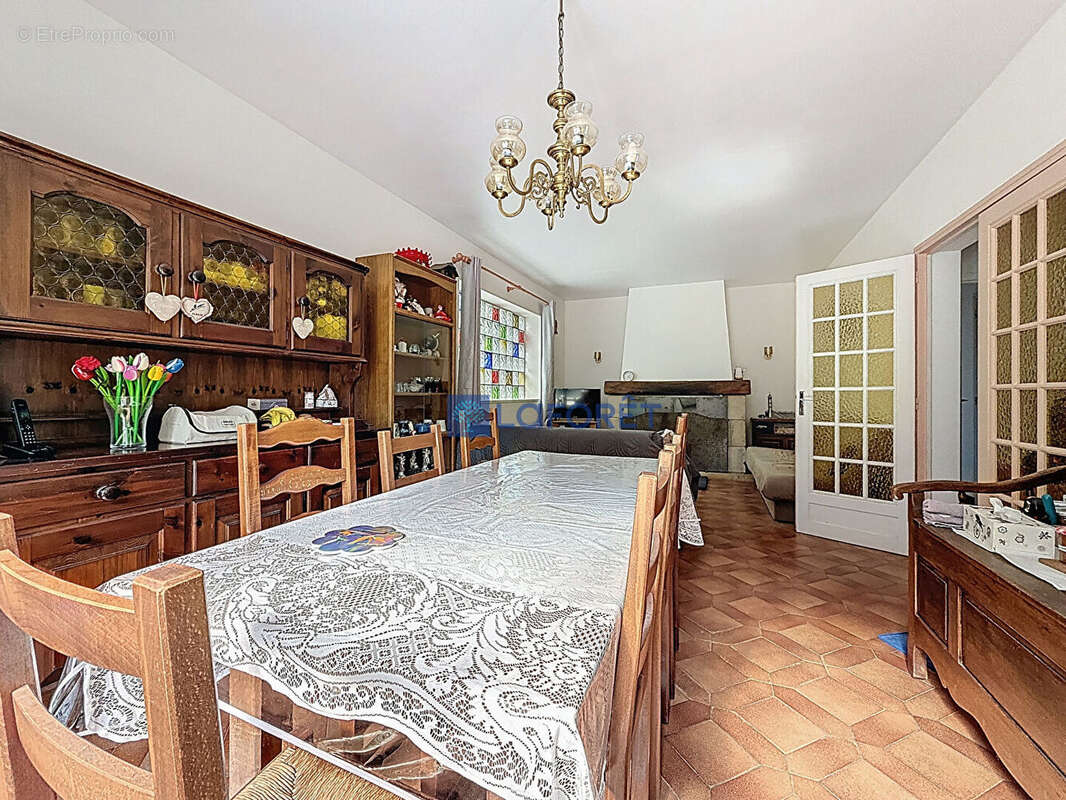 Maison à ESBLY