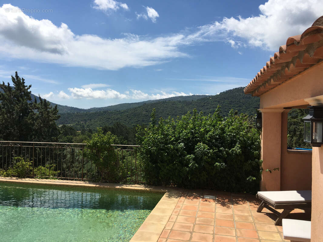 Villa avec piscine 2 000 m2 plein sud vue dominante - photo 16
