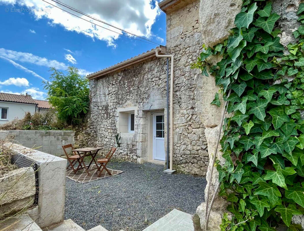 Maison à FRONSAC