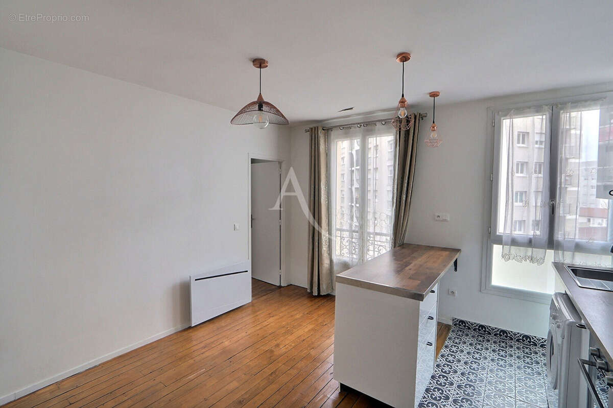Appartement à AUBERVILLIERS