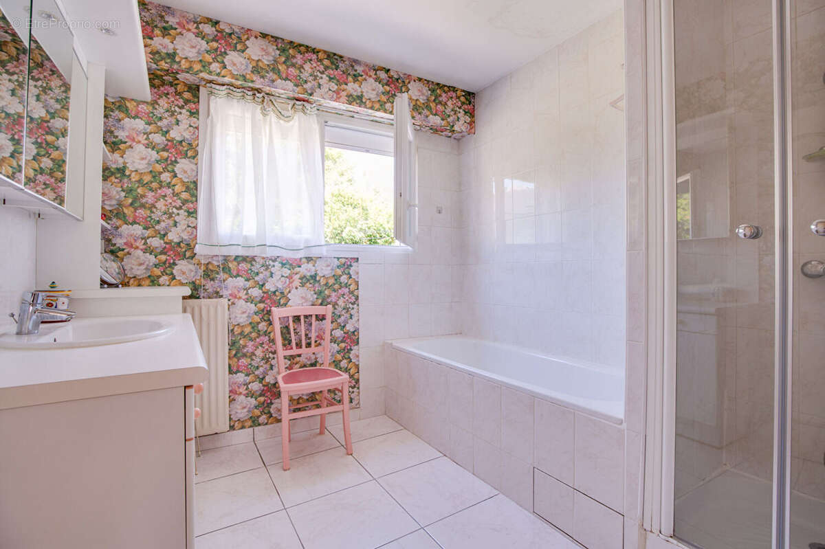 A vendre maison familiale nantes  jardin des plantes avec garage et patio - photo 9