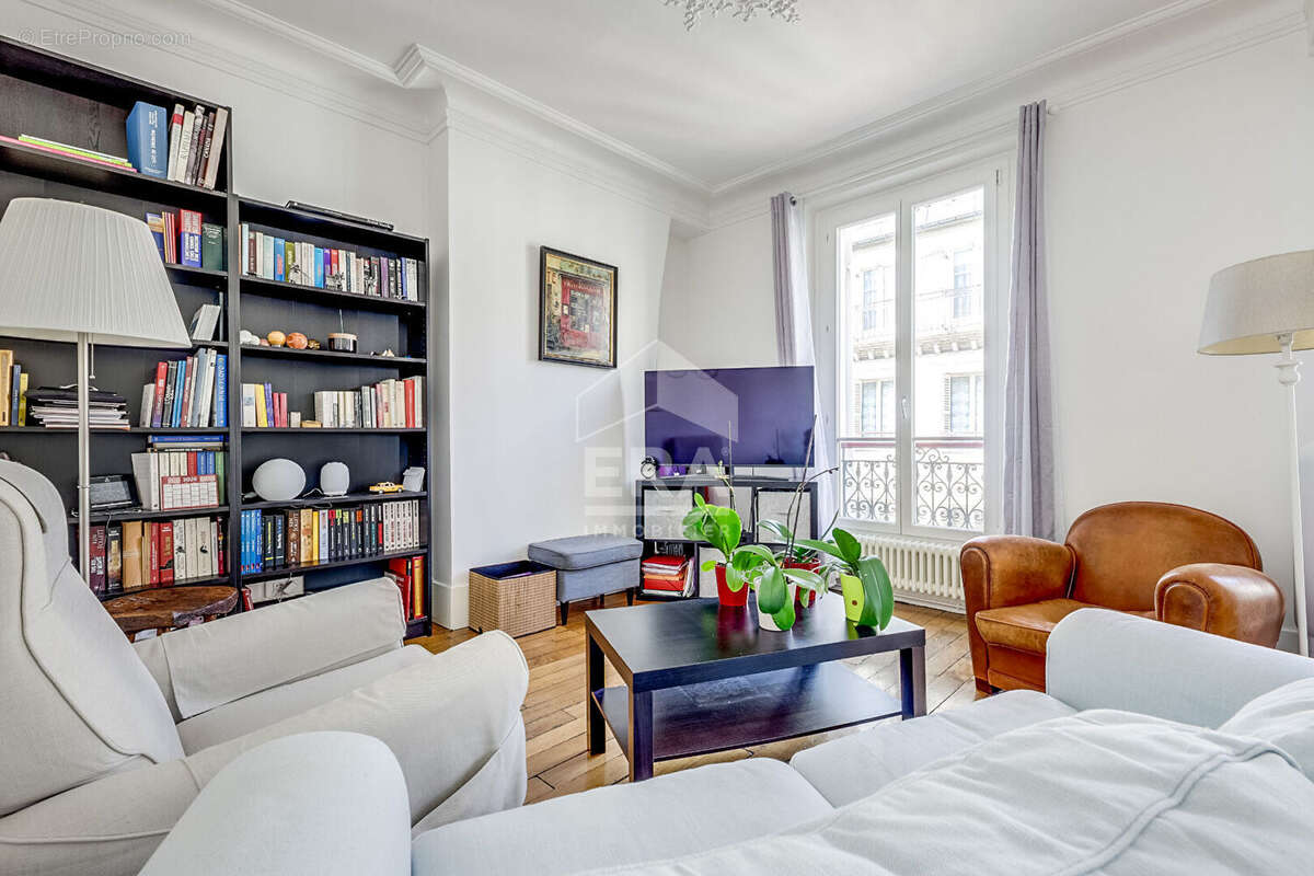 Appartement à PARIS-17E