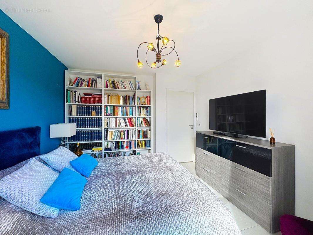 Appartement à SAINT-LAURENT-DU-VAR