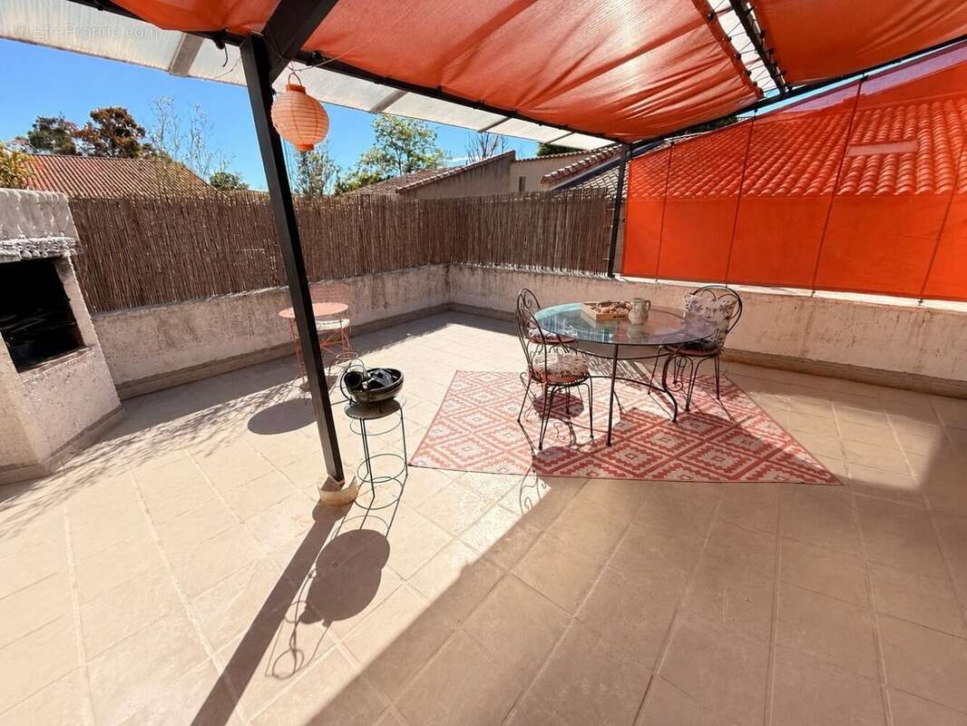 Agde - grand t3 - entierement renove - terrasse - photo 9